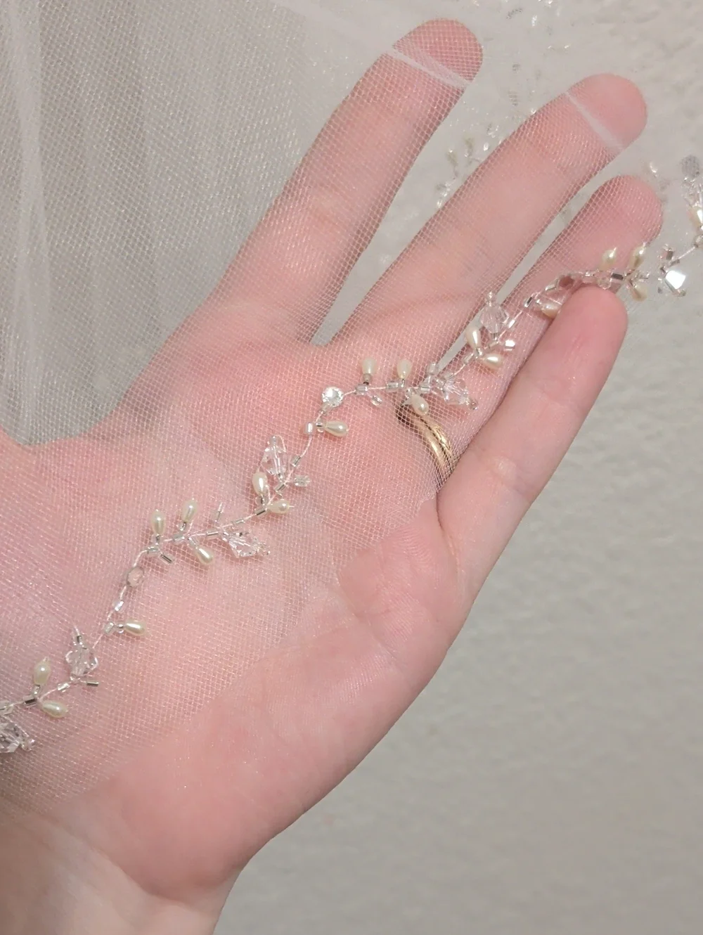 light ivory elbow length floral beaded edge bridal wedding veil